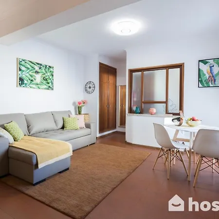 Host Wise - Comfy Bright Flats With Netflix Apartment *