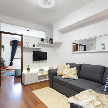 Host Wise - Comfy Bright Flats With Netflix Apartment