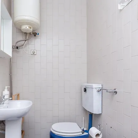 Host Wise - Comfy Bright Flats With Netflix * Porto