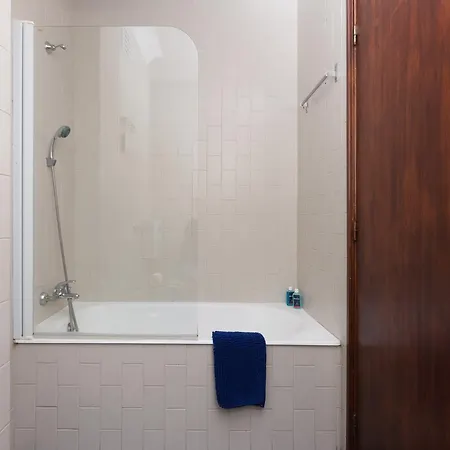 Apartamento Host Wise - Comfy Bright Flats With Netflix Oporto