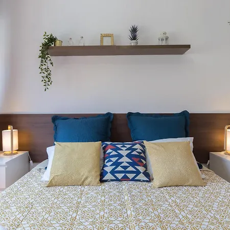 Host Wise - Comfy Bright Flats With Netflix Porto