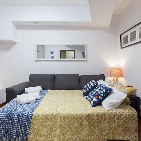 Host Wise - Comfy Bright Flats With Netflix