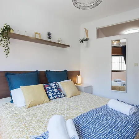 Host Wise - Comfy Bright Flats With Netflix Porto