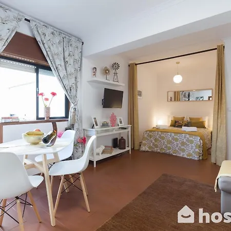 Host Wise - Comfy Bright Flats With Netflix Apartment *