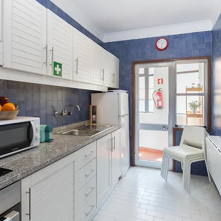 Host Wise - Comfy Bright Flats With Netflix * Porto